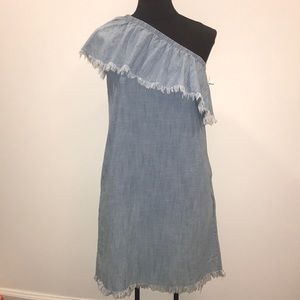 Sale! SzXS Vince Camuto new blue denim dress